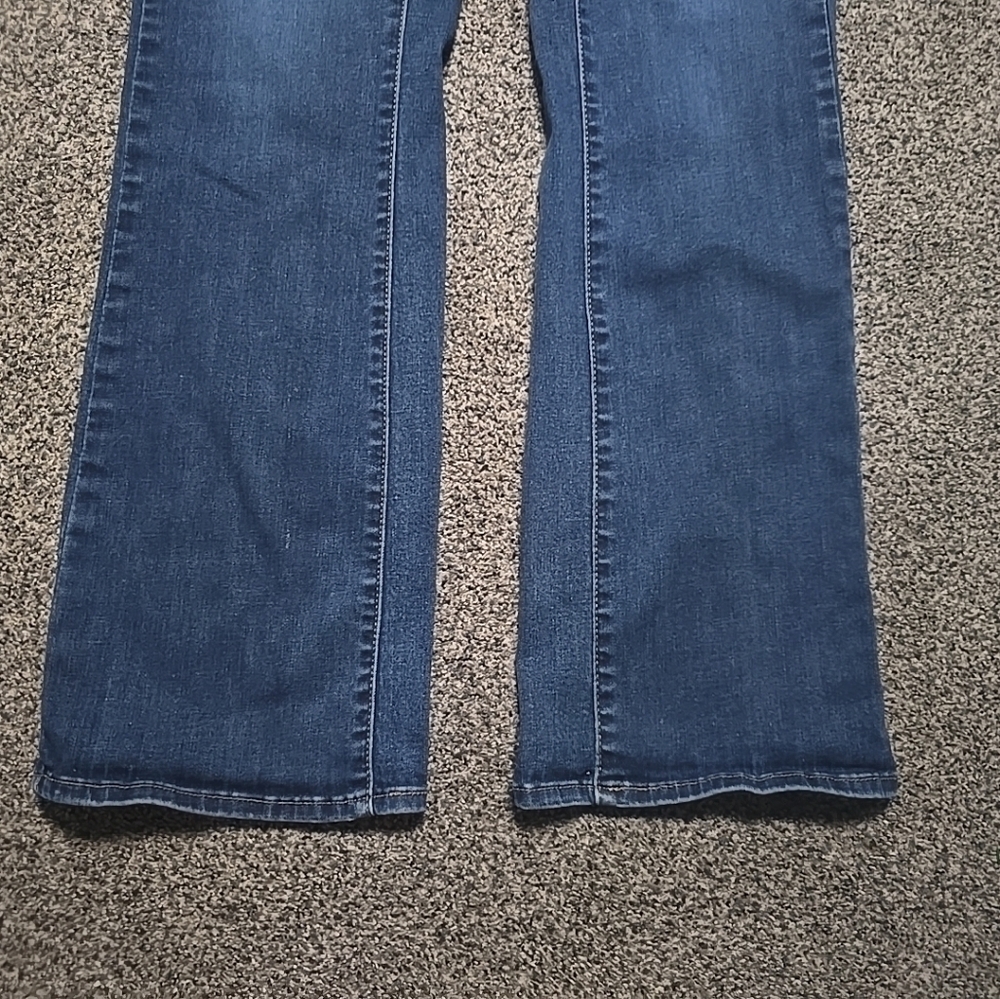 Levi Curvy Bootcut Jeans, Womens Size 28, Medium Wash - Picture 7 of 14